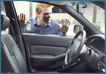 Safe Key Shop Seattle, WA 206-801-9930 - 19-locked-keys-in-car